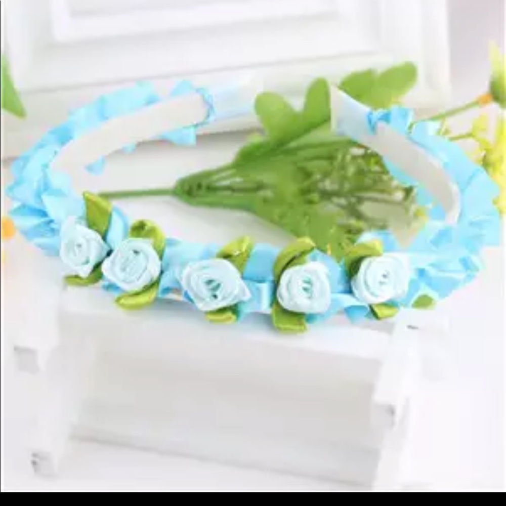 🎉New🎉5/$15🎉Satin Flowered Headbands 🎉 - Picture 6 of 7